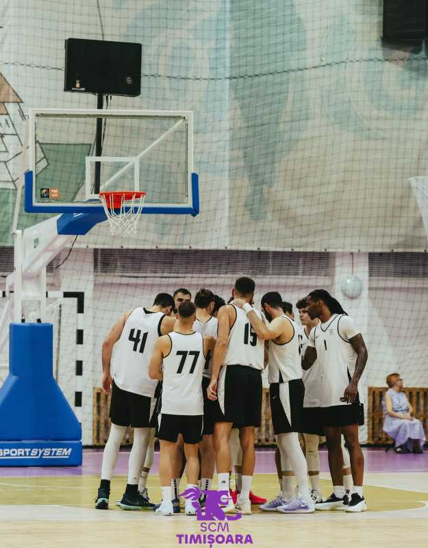 Imagine meci baschet SCM Timișoara