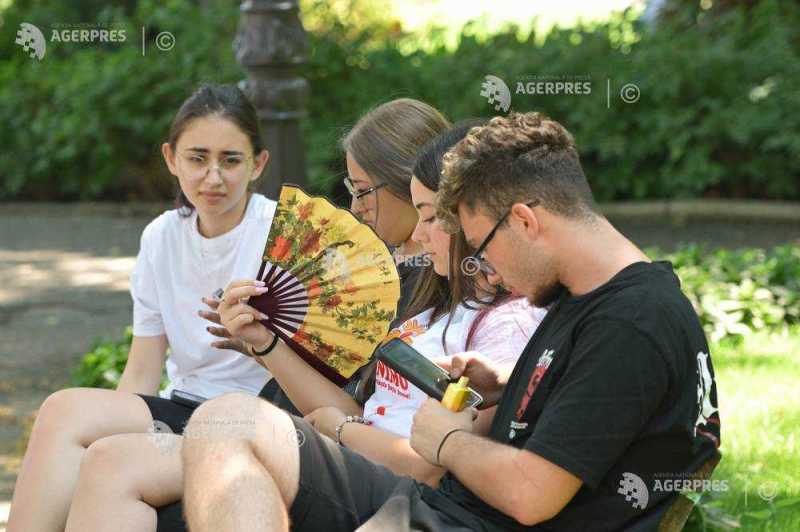 Cod galben de caniculă în șapte județe din vestul țării, de luni până marți