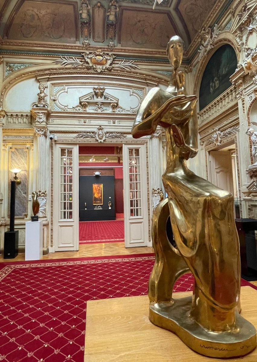 Expoziția de Artă Postmodernă și Contemporană